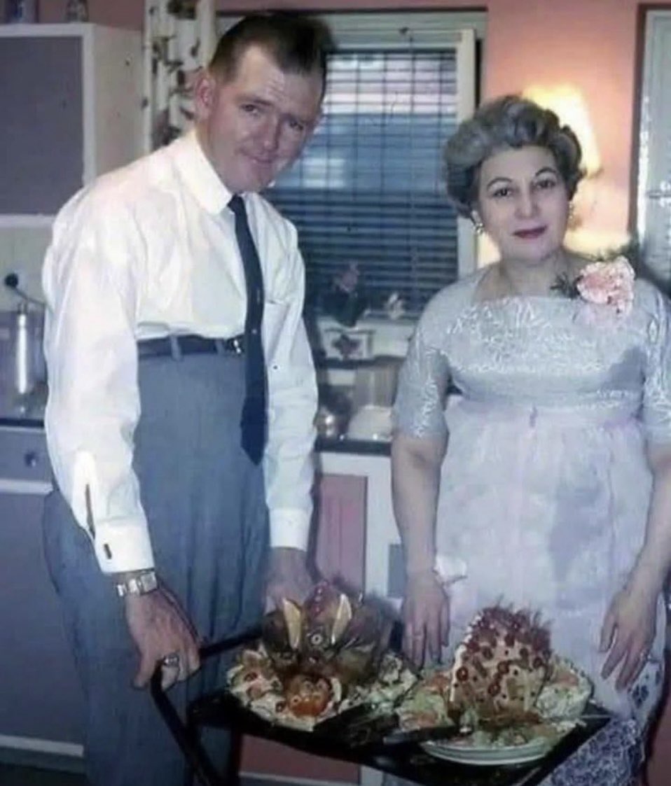 What in the wide world of sports is going on here? 🤔😬