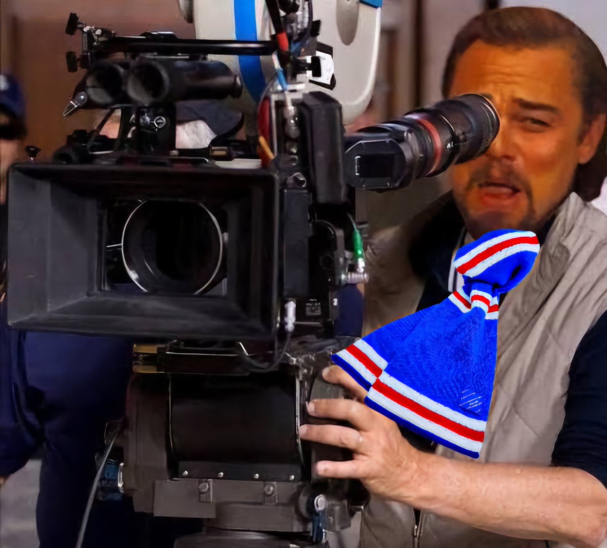 alegil2101's tweet image. The camera man