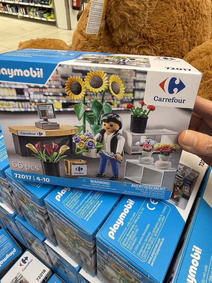 MajoMallmann's tweet image. En el supermercado venden los play móvil de carrefour
