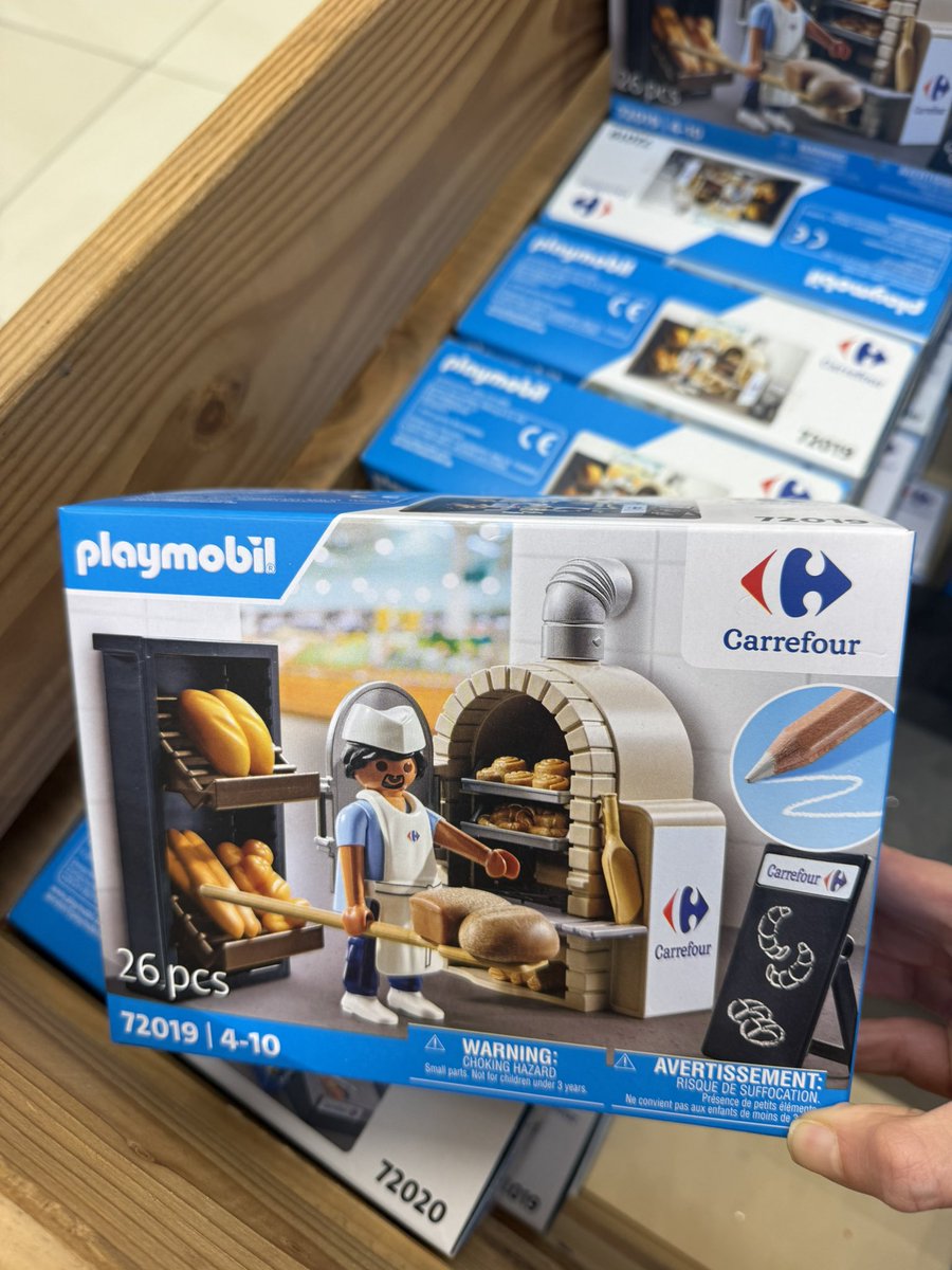 MajoMallmann's tweet image. En el supermercado venden los play móvil de carrefour