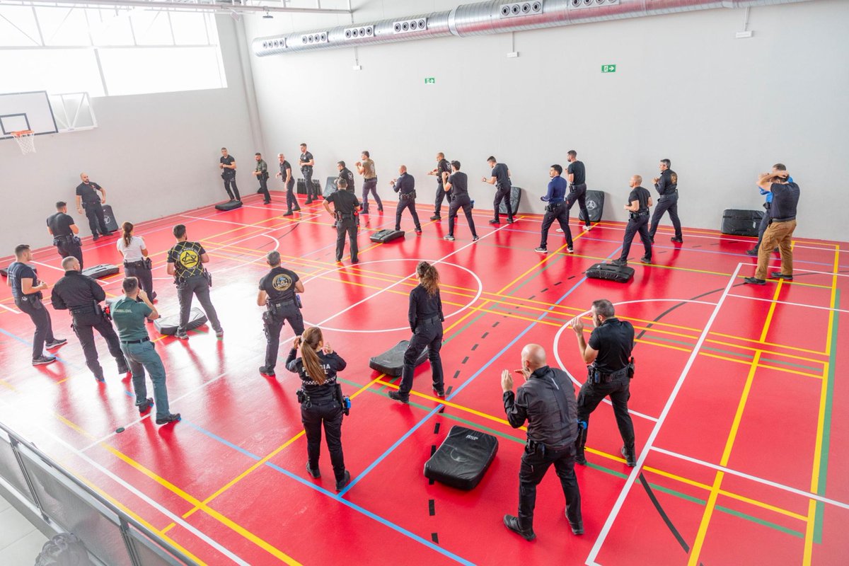 FranRodGom's tweet photo. Desde hoy y hasta el domingo, La Rinconada será sede del curso de instructor ASP defensa extensible. 
Profesionales de todos los cuerpos se dan cita en esta formación llevada a cabo por primera vez fuera de Madrid y Barcelona. La formación es vital en la seguridad ciudadana. https://t.co/CUYkMceFdS