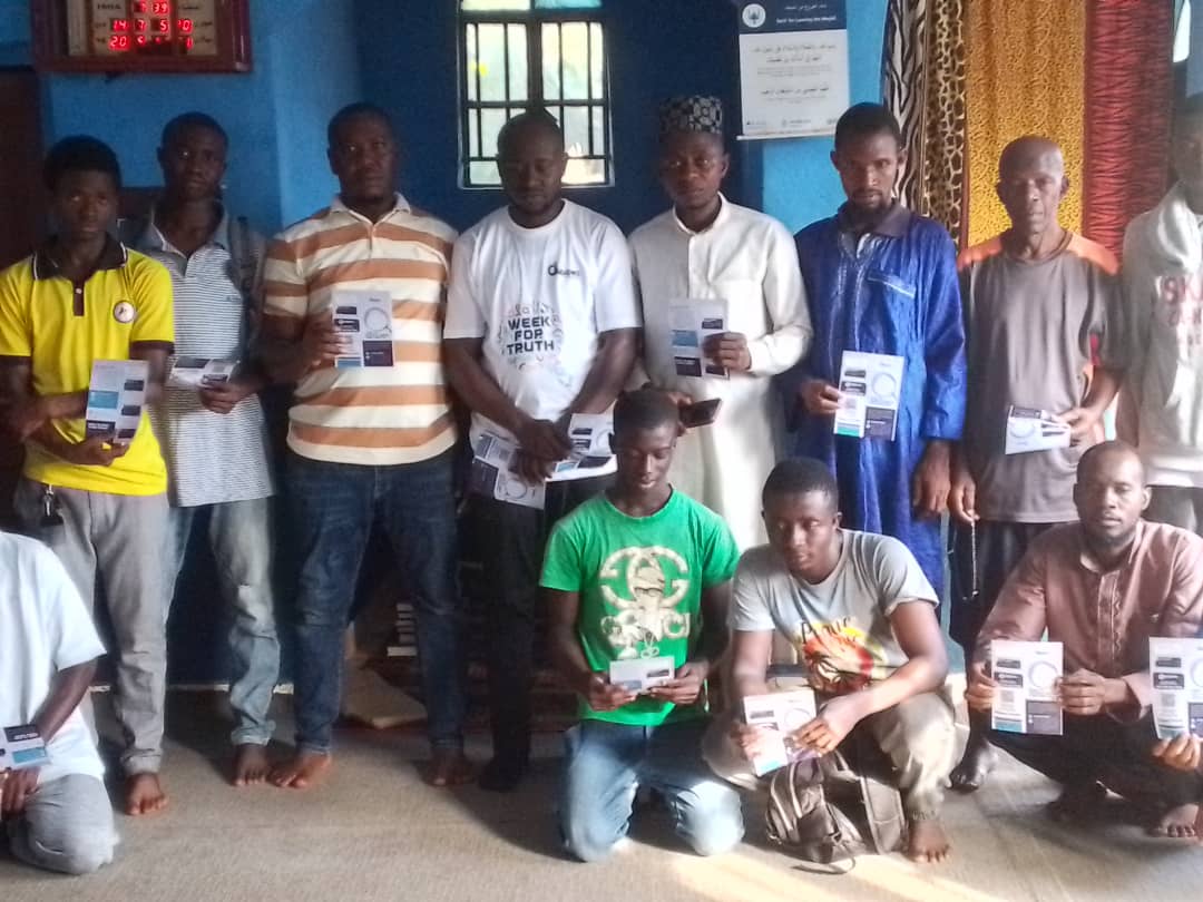 DubawaSL's tweet image. During #WeekForTruth2025, Mohamed Kamara engaged the members of The Redeemed Christian Fellowship Church of God (RCCG) in Sierra Leone in a conversation about safeguarding their community from harmful misleading content.