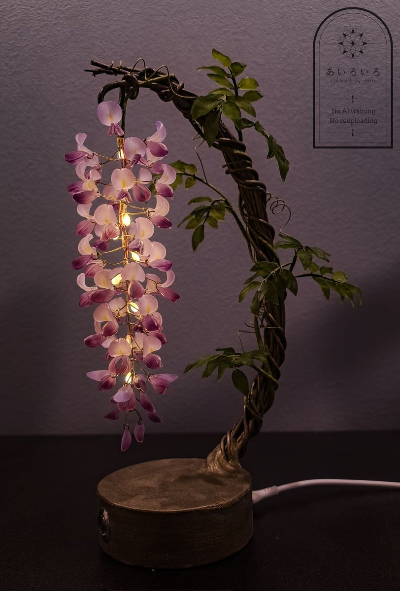 BiancoDavinci's tweet image. Wisteria flower lamp.