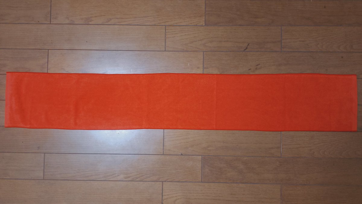 minoru_camping's tweet image. お疲れ様です。
10月までの所属部署の皆さんに催して頂いた酒宴から戻り、住処で余韻に浸っております。
ソロキャンパーのみのる、辛党のみのる、とご承知頂いた上で、#LOGOS さんのキャンプギア(燻製楽しみます！)、薬味などで使える辛味調味料、分かる人には分かる赤いタオルマフラーを頂きました！