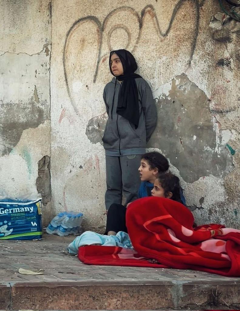 Dünyada tek siz kalmış gibi filistini paylaşın 🇵🇸🍉