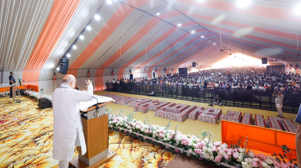 AmitShah's tweet image. ભાજપા કાર્યાલયો જન કલ્યાણ અને રાષ્ટ્ર નિર્માણના પ્રતીક હોય છે. આજે મોરબી (ગુજરાત) ખાતે નવનિર્મિત ભાજપા જિલ્લા કાર્યાલય ‘શ્રી કમલમ્’નું ઉદ્ઘાટન કર્યું.

આ કાર્યાલય ભવનથી જનસેવાના કાર્યોને વધુ ગતિ મળશે અને કાર્યકર્તાઓ વધુ ઉર્જા સાથે જનસેવાના કાર્યો સરળતાથી કરી શકશે.

भाजपा के…