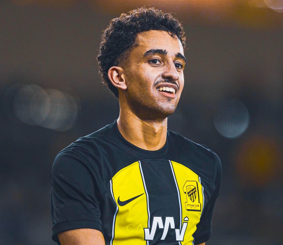 kn_11g's tweet image. أنا موعود الليله ..💛💛💛