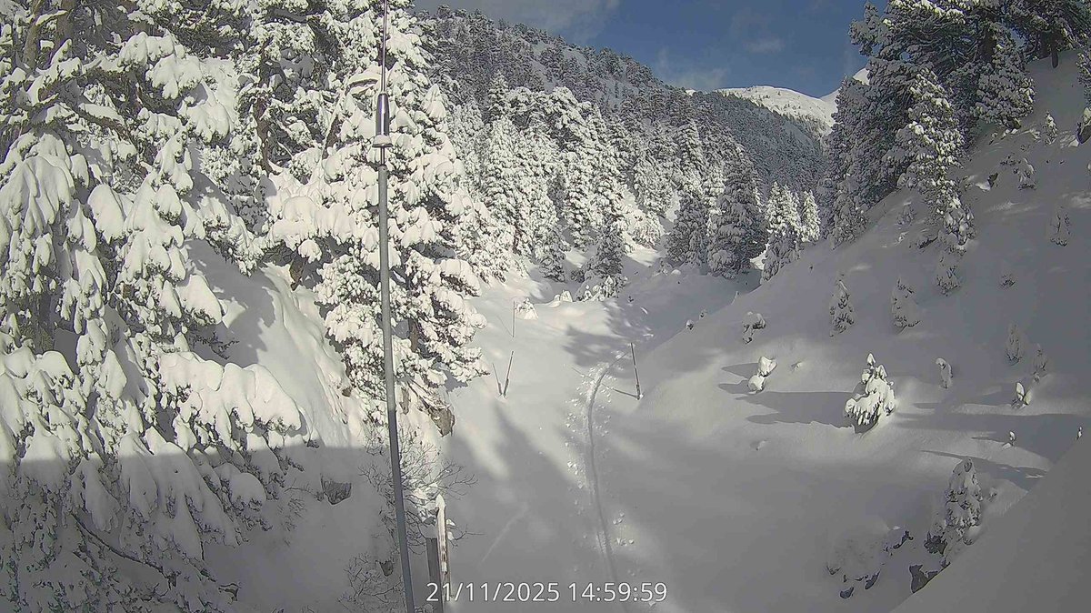 Buena nevada en #larrabelagua #nieve #navarra.
A partir del martes debería nevar con fuerza otra vez!!!! Estaremos pendientes❄️❄️👇