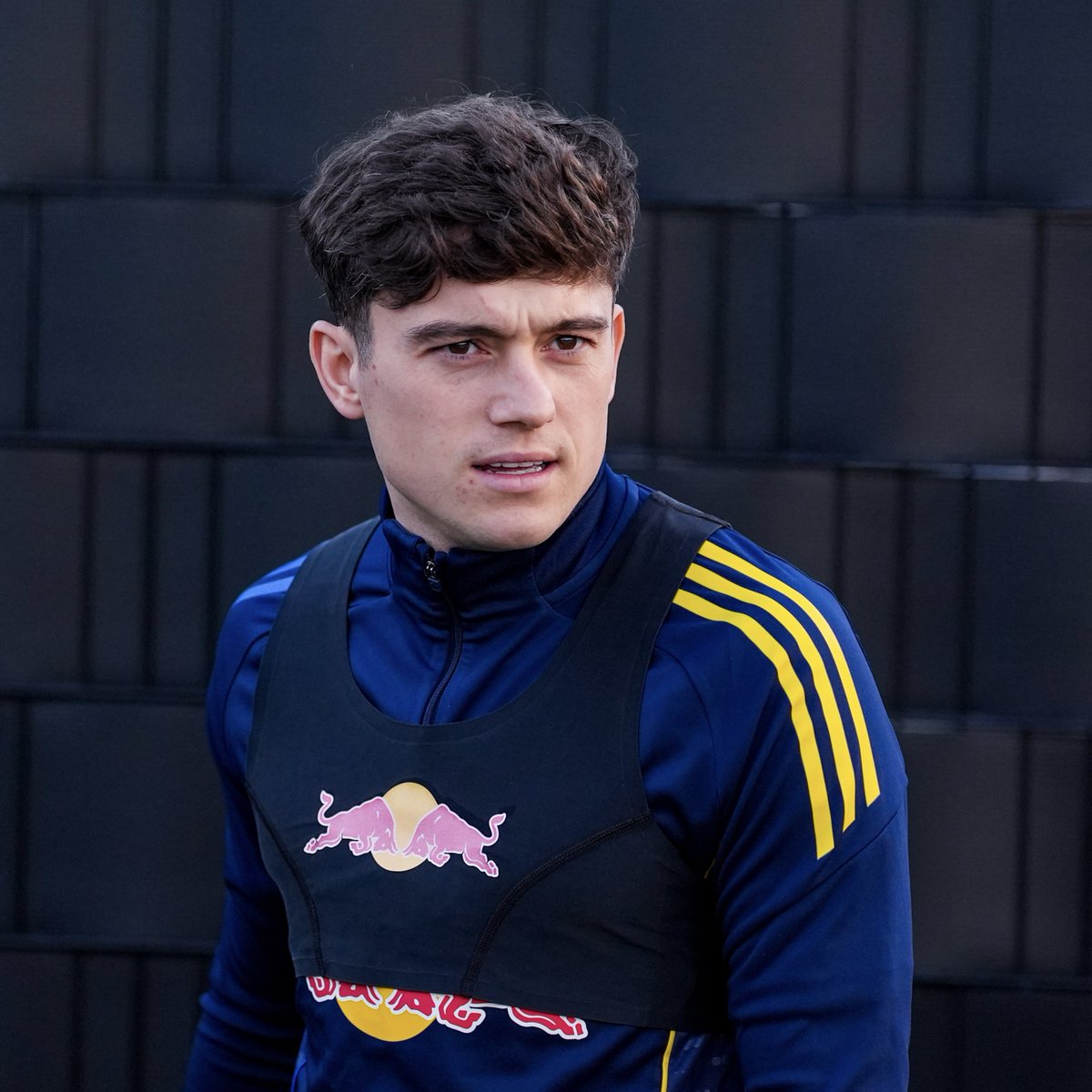 LUFC's tweet image. 💬 𝗗𝗙 𝗼𝗻 𝗗𝗝: “No one in this room loves him more than I do. I know what he’s capable of. We must not forget where he’s coming from, he missed four months. I can see him growing in training and playing for Wales will be beneficial. He’s building confidence and rhythm.”