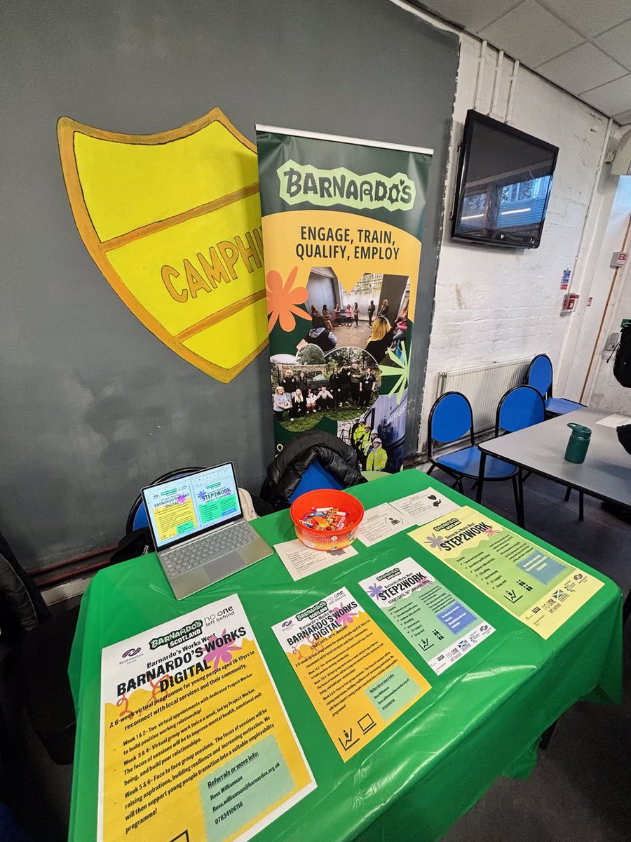 Erin attended Castlehead High’s careers fair yesterday to chat to young people about the support we offer in Renfrewshire ☺️

<a href="/DYWWEST/">DYW West</a> <a href="/InvestinRen/">Invest in Renfrewshire</a>