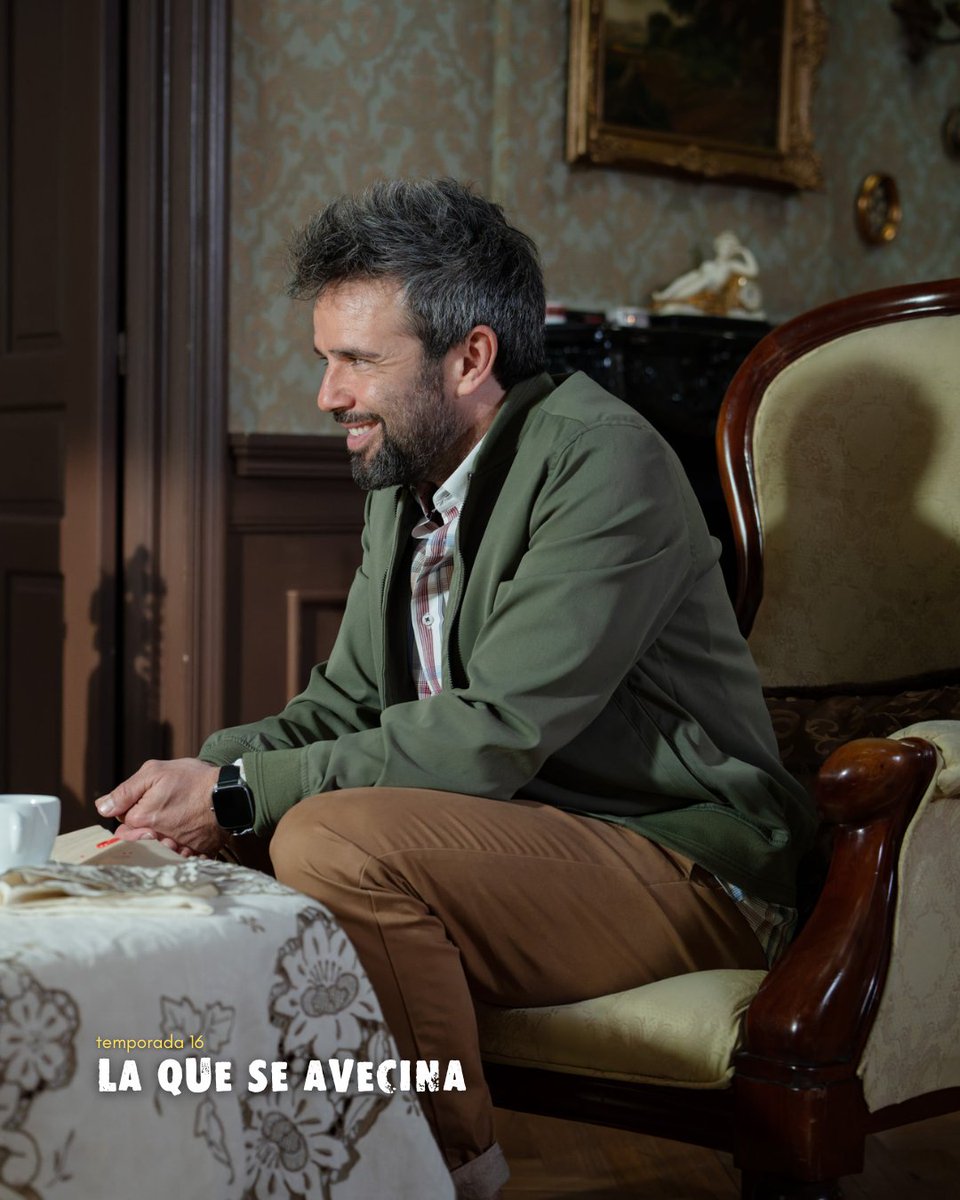 PlayAgainRS's tweet photo. 👀 Alguien quiere pedirle un favor a otro alguien

La Que Se Avecina Temporada 16 - Imagen Promocional

#LaQueSeAvecina #LQSA #LQSA16 https://t.co/XJ2arHLHbM