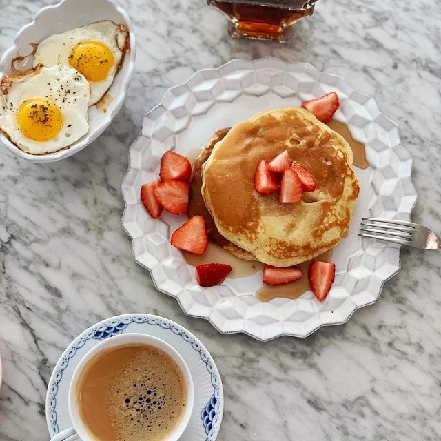 sakshamthukral5's tweet image. Good morning to this breakfast magic. 🍓🥞 #SimplicityIsKey