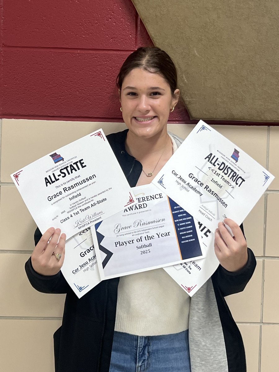 GraceRa52657390's tweet photo. Glad I got to attend my last HS banquet before leaving today for Show me the Money in Atlanta. @08MObombers
GISL Conf Player of the Year
1st Team All-District
1st Team All-Region
1st Team All-State
Academic All State
@CorJesuAcademy #1 ranked Team GPA 3.9💪
#GoEPHS https://t.co/pLvoAAM2b6