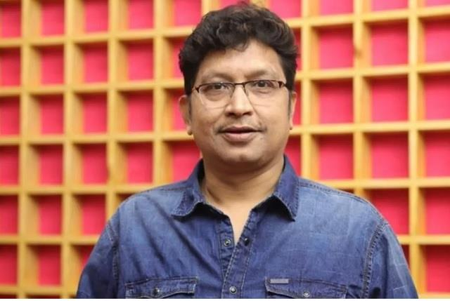 sambad_odisha's tweet image. #ସୁଧୁରୁଛି_ଅଭିଜିତ୍‌ଙ୍କ_ସ୍ୱାସ୍ଥ୍ୟାବସ୍ଥା
ଧୀରେ ଧୀରେ ସୁସ୍ଥ ହେଉଛନ୍ତି କଣ୍ଠଶିଳ୍ପୀ ତଥା ସଂଗୀତ ନିର୍ଦ୍ଦେଶକ ଅଭିଜିତ୍‌ ମଜୁମଦାର। ତାଙ୍କ ସ୍ୱାସ୍ଥ୍ୟାବସ୍ଥାରେ ସୁଧାର ଆସୁଛି। ଏବେ ମେଡିସିନ ୱାର୍ଡରେ ଚାଲିଛି ଚିକିତ୍ସା।
#Sambad #AbhijitMajumdar #AIIMS #Bhubaneswar #Odisha