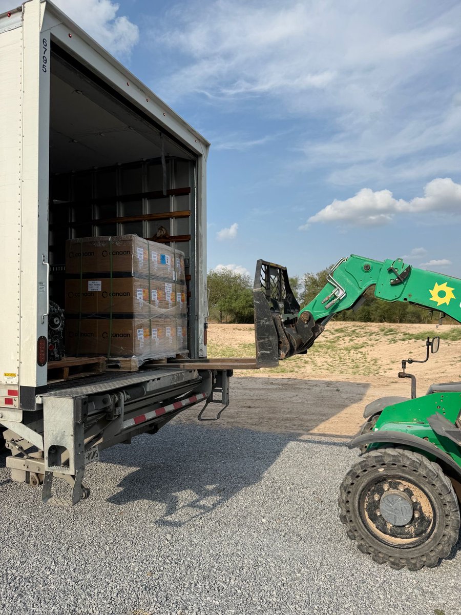 Unloading a truck of <a href="/canaanio/">Canaan Inc.</a> A15 Pro ! 
It’s been a while 👀

Never enough hashrate 🔥