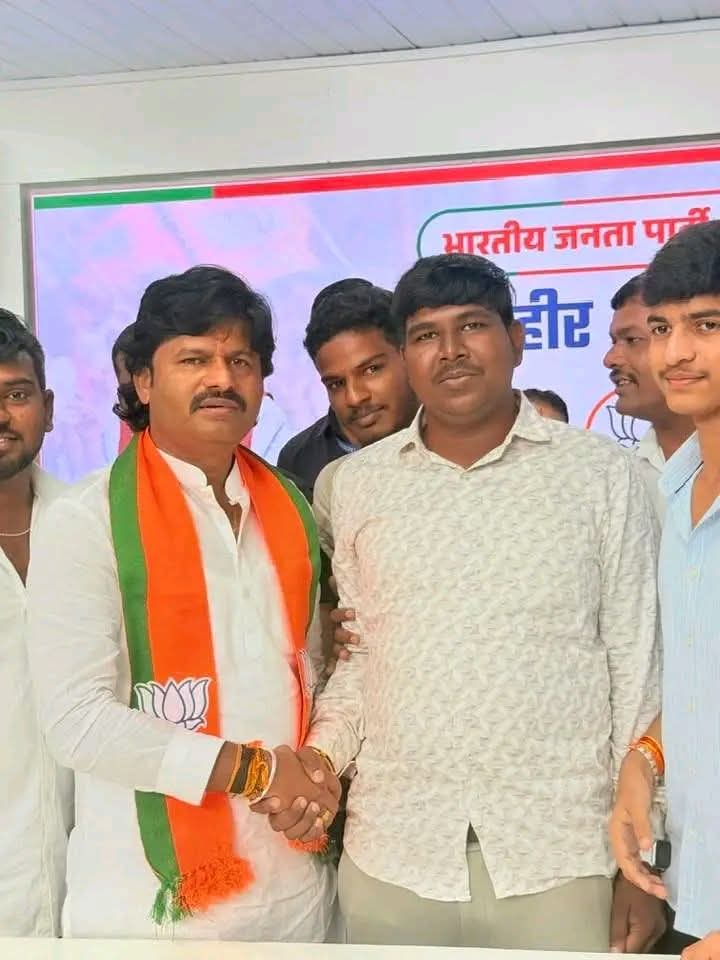 PadalkarPrafull's tweet photo. आज मुंबई भाजप कार्यालय येथे आमदार गोपिचंद पडळकर साहेबांची भेट https://t.co/eMocqrRHiN