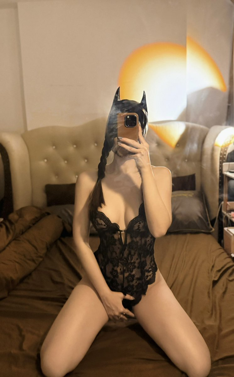 Realcouple1997's tweet photo. 🐱💦 https://t.co/CPhmR5Qr2m