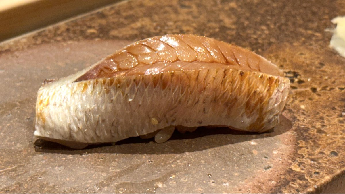 kanda_unabara's tweet image. リスペクトするパイセンと銀座で寿司。最近会社を売っぱらったらしく30億円くらい入ったと聞いておしっこちびりました。