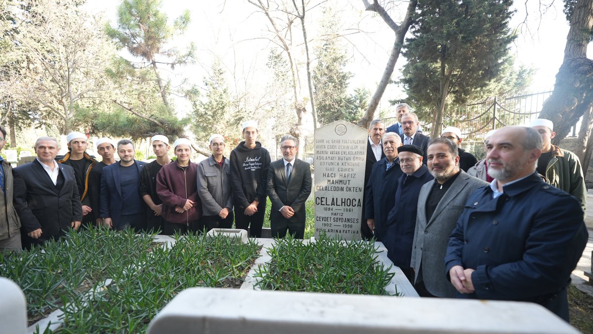 İstanbul İmam Hatip Liseliler Derneği'nin (İSTİMDER) düzenlediği Mahmut Celaleddin Ökten Hocamızı anma programına katıldık.

İmam hatip neslinin münevver öncüsü Celal Hocamızı vefatının 64. seneyi devriyesinde kabri başında rahmetle ve minnetle yad ettik. 

Kurduğu hayali gerçeğe