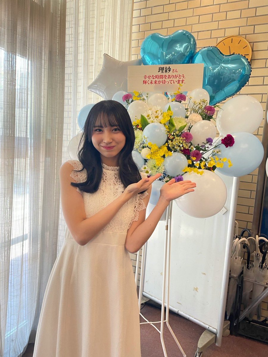 mcr2025_06ar's tweet image. フラワースタンドという素敵な形で応援してくださった方々、改めて本当に有難う御座いました💐
私を応援してくださる方々がいらっしゃるのだと心から実感し、とても温かい気持ちになりました✨🙇🏻
初めて自分宛にフラワースタンドを頂きまして、当日はとてもテンションが上がっていました✨