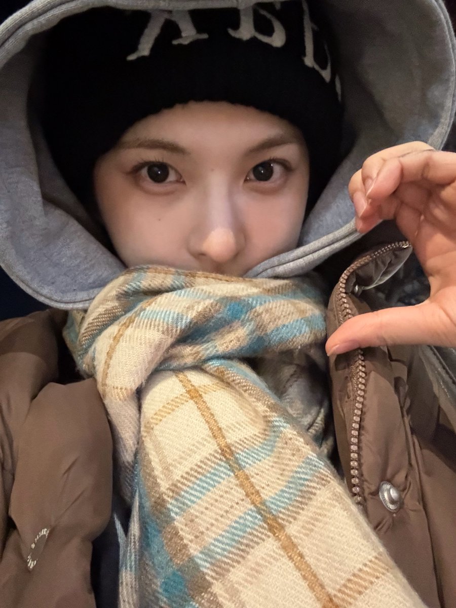 진솔아...
널향한 우리마음이 온전한 하튼데 어떳게 반쪽만 줄수있겠니..