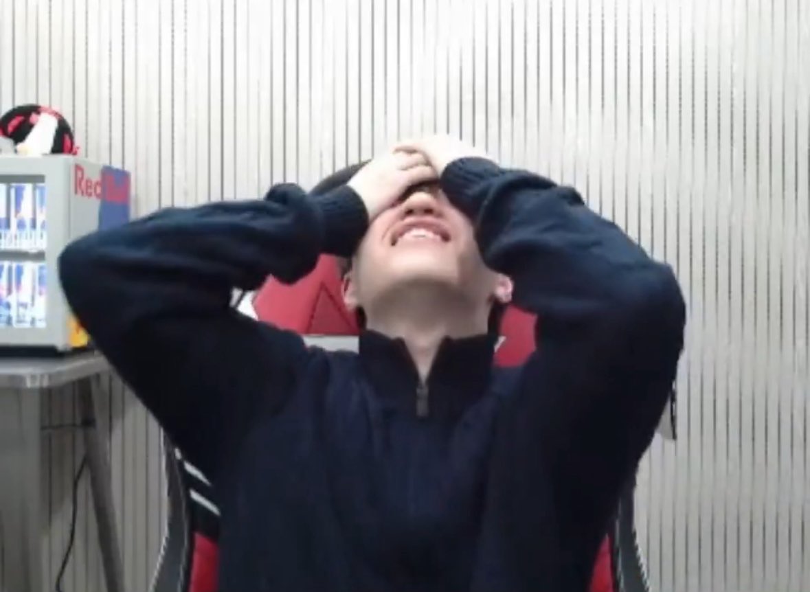 민석이 대장님한테 장난치고 이만큼 미안해함 …….