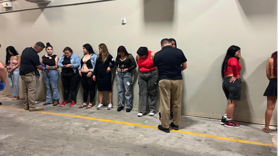 ICEgov's tweet photo. ICE and FBI Texas team-up at Tren de Aragua nightclub takes down 27 suspected TdA gang members among 150 illegal aliens arrested:

Law enforcement also seized cocaine, three firearms and about $35,000. https://t.co/dfwo15cR0o