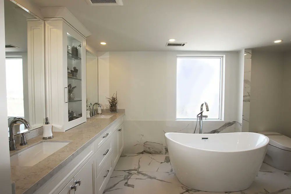 JosephKitchenON's tweet image. Step into pure #luxury✨This stunning #doublesink, #highendpaintedvanity—#beautifullydesigned and built by #JosephKitchenToronto transforms any #bathroom into a serene #spaescape🛁josephkitchens.com/services/bathr…
#BathroomRenovation #TorontoDesign #VanityDesign #DoubleSinkVanity #Toronto