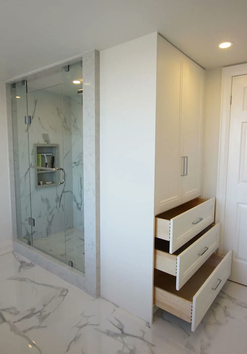 JosephKitchenON's tweet image. Step into pure #luxury✨This stunning #doublesink, #highendpaintedvanity—#beautifullydesigned and built by #JosephKitchenToronto transforms any #bathroom into a serene #spaescape🛁josephkitchens.com/services/bathr…
#BathroomRenovation #TorontoDesign #VanityDesign #DoubleSinkVanity #Toronto