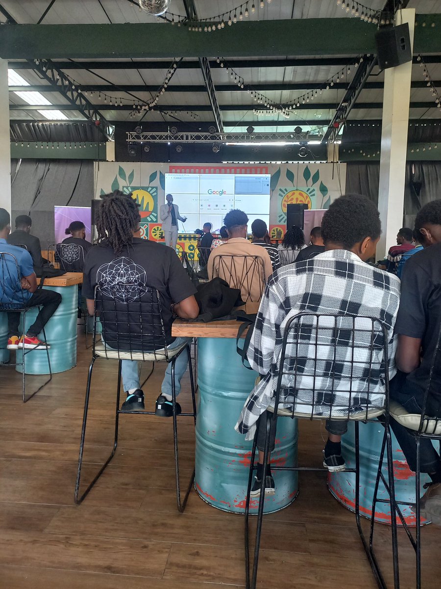 MathewKasa92828's tweet image. In the middle of builders and investors,  trying to uplift the succession formula 💯💯
#IOTAnairobiMeetup
@IOTA
@Decentrixafrica