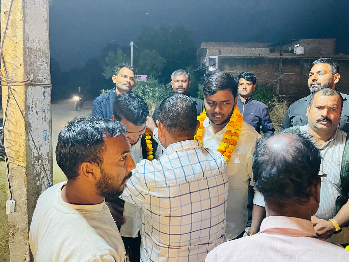 Nirajgupta9452's tweet image. आज मांगलिक कार्यक्रम में बड़े भाई, प्रदेश अध्यक्ष शिखर गुप्ता जी के साथ शामिल होने का सौभाग्य मिला। साथ ही विश्व हिंदू रक्षा परिषद के देवरिया जिलाध्यक्ष श्री भूपेन्द्र दीक्षित जी भी उपस्थित रहे।
#deoria