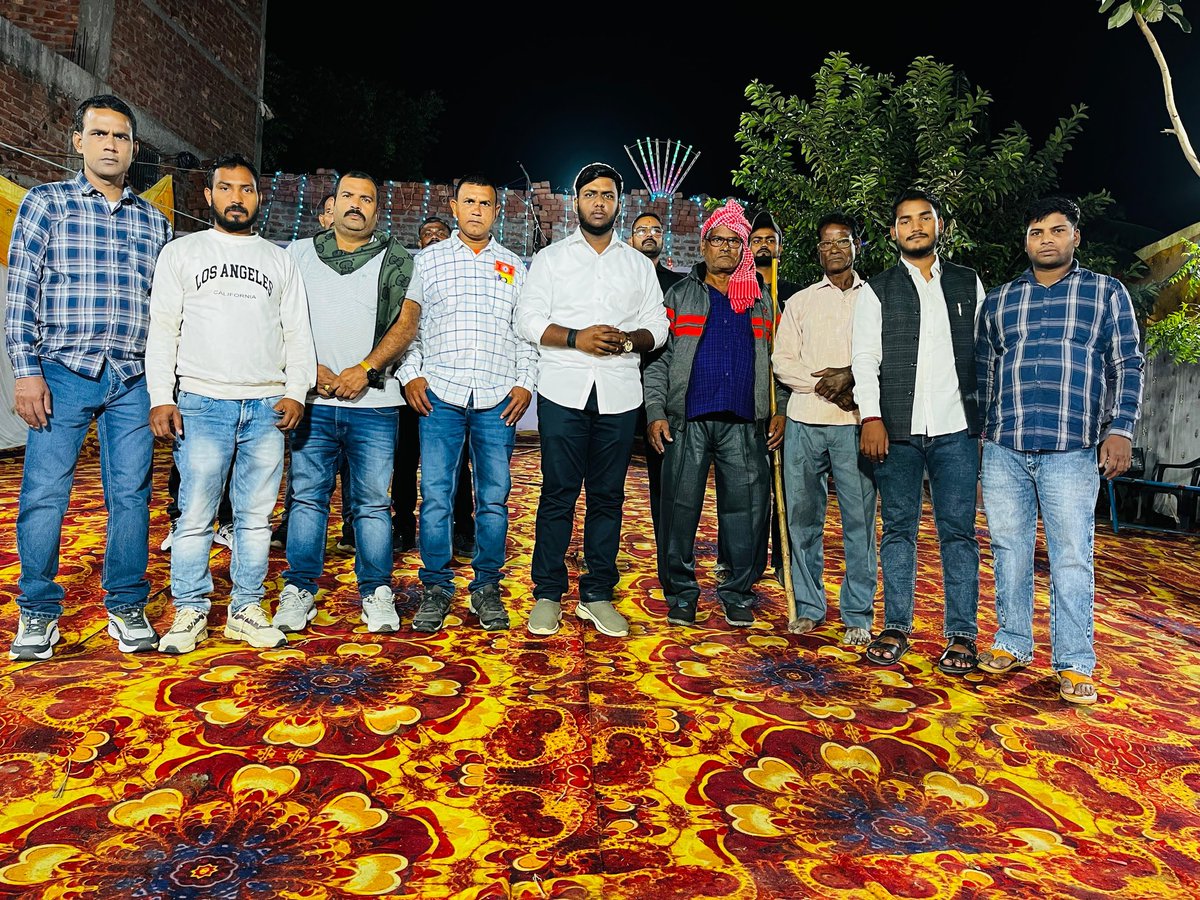 Nirajgupta9452's tweet image. आज मांगलिक कार्यक्रम में बड़े भाई, प्रदेश अध्यक्ष शिखर गुप्ता जी के साथ शामिल होने का सौभाग्य मिला। साथ ही विश्व हिंदू रक्षा परिषद के देवरिया जिलाध्यक्ष श्री भूपेन्द्र दीक्षित जी भी उपस्थित रहे।
#deoria