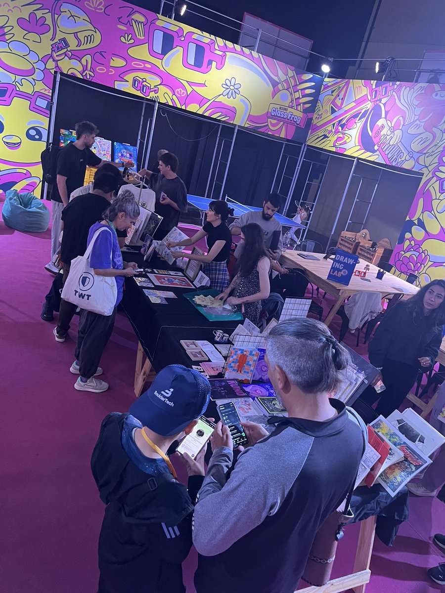 NounsFair's tweet image. Come this FRIDAY to the art market of the Nouns Fair at @EFDevcon 

Buy art, prints, comics and more with crypto directly from the artists 🧑‍🎨 🖼️ 

Buy something and get a risograph print from the artist for free!

We are in the collectibles district (green pavilion)

⌐◨-◨