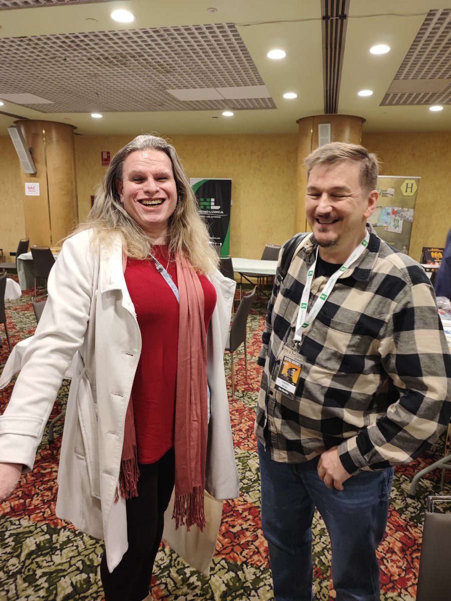 AbuelosGames's tweet image. Por fin he podido conocer a Morgane Gouyon-Rety diseñadora del Pendragon.
Deseando conocer su nueva obra Hubris.