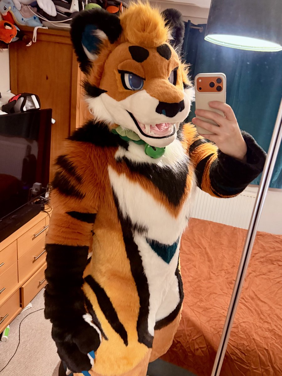 Lazy #FursuitFriday post cos I got a new collar and bell and just had to put it right on