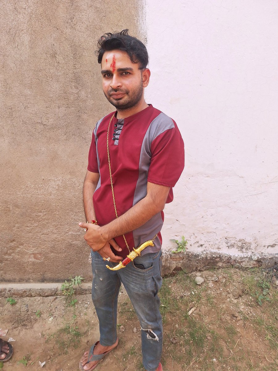 शहनाइयो से गूंजी है आज की यह रात, रिश्ते में बंधने जा रहा है मेरा प्यारा यार"❤️❤️
भगवान बुरी नजर से बचाए आपको, चांद सितारों से सजाए आपको, गम क्या होता है ये आप भूल जाओ भगवान जिंदगी में इतना खुशी दे आपको!!