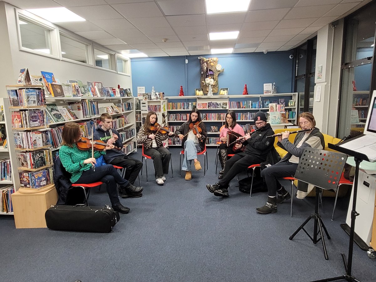 corkcolibrary's tweet image. Fermoy Library hosted a fabulous evening of traditional music, songs and stories with Mitchelstown Comhaltas, Claisceadal na gCarad, Yvonne Leahy, Ger Spillane &amp;amp; more.

Thanks to everyone who took part.

#Fermoy #FermoyLibrary