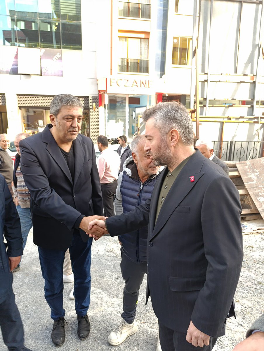 İlçe Başkanımız Erkan Yıldırım, Belediye Başkanımız Mevlüt Öztekin ve İstanbul Çevre, Şehircilik ve İklim Değişikliği İl Müdürü Malik Ejder Batur ile birlikte Kağıthane Devlet Hastanesi’nde incelemelerde bulundu.

Sağlık Bakanlığımız kısa süre içerisinde yapıyı tekrar hastane