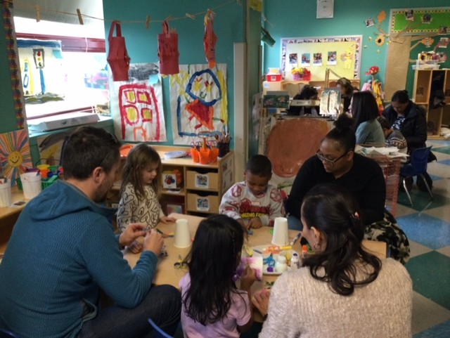 D30PreK's tweet photo. We created gardening themed crafts at our November parent engagement! #prekforall https://t.co/Lq5JhVU2fa