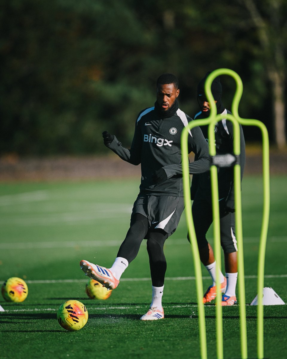 ChelseaFC's tweet image. Chelsea’s Friday workout. ✔️