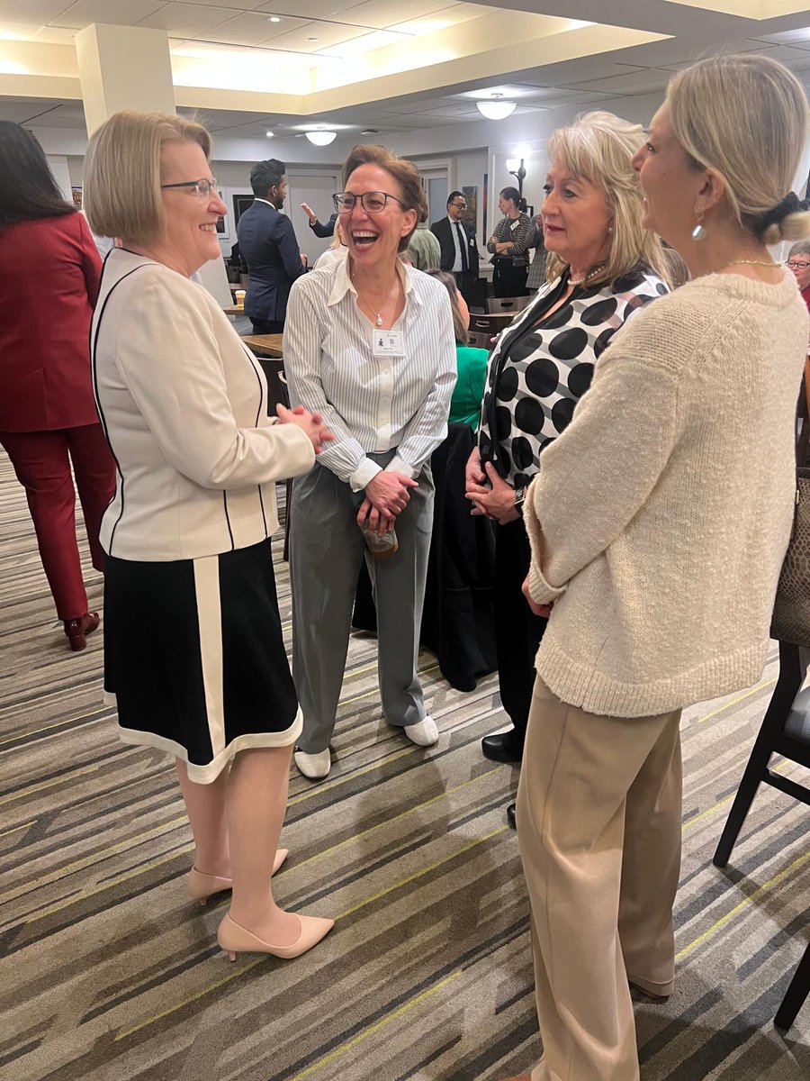Yesterday, I joined leaders from the Canadian Mental Health Association during their Queen's Park reception.

I am proud to highlight our government's actions to improve access to mental health supports in every corner of our province.