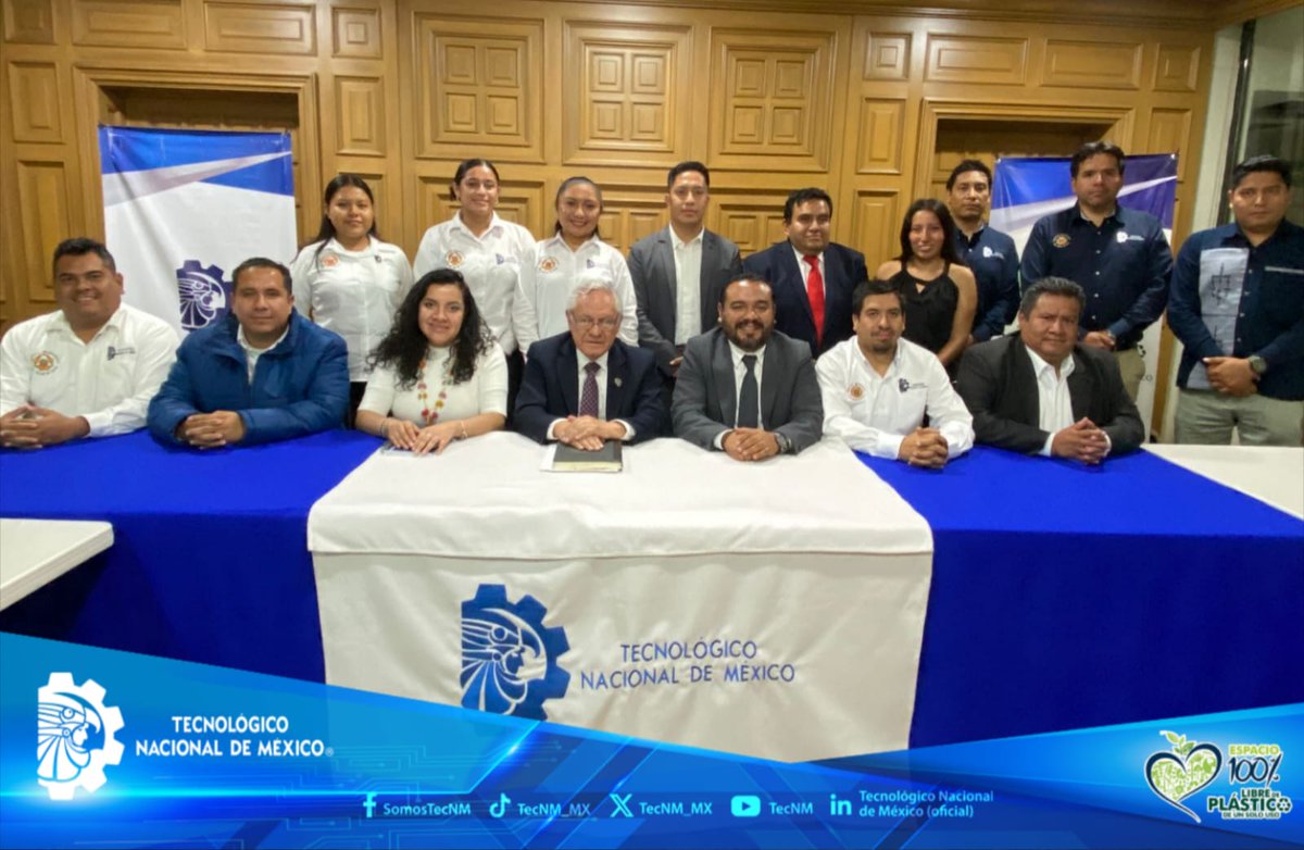 TecNM_MX's tweet image. #TecNMInforma
Estudiantes, docentes e investigadores del TECNM - Valle de Etla presentaron al Director General del #TecNM, Ramón Jiménez López los proyectos en los que trabajan actualmente, demostrando el avance científico y tecnológico de la región.
👇🏽
facebook.com/share/p/1Gvt4A…