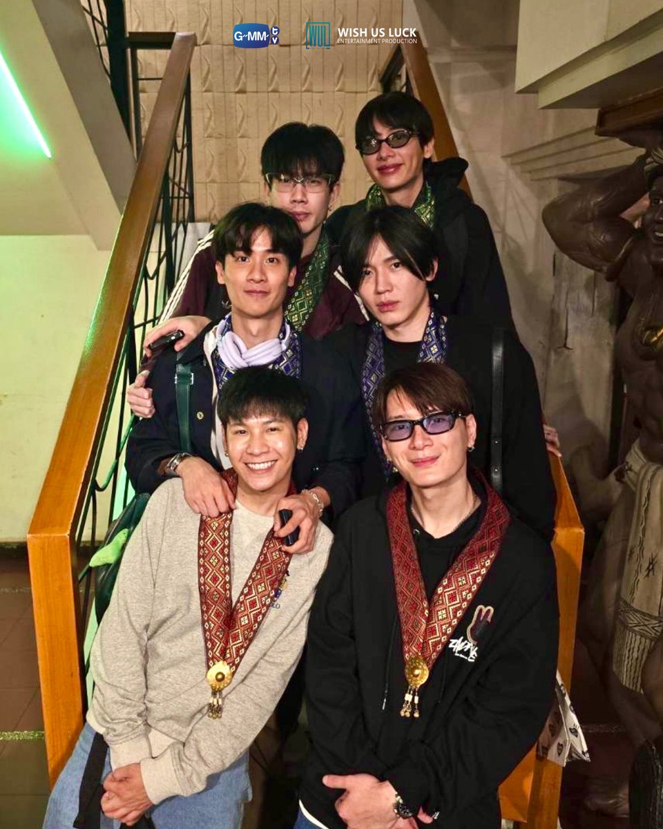 wishusluckent's tweet image. Maligayang pagbabalik sa Manila, Krist, Singto, Off, Gun, Tay, and New! ❤️💚💙

Handang-handa na silang magsaya kasama kayo, PERAYA, BABII, at POLCA sa UP Theater para sa pinakaaabangang PEBACA WHAT A CONCERT IN MANILA. 🎡

Kita-kits bukas!

#PEBACAConcertinManila 
#GMMTV…