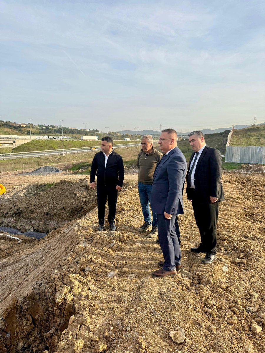TC_sancaktepe's tweet image. 🔷️Kaymakamımız @naifyavuz, Hilal Mahallesi’nde yapımı devam eden okul inşaat alanında incelemelerde bulundu. 

📌Çalışmaları yerinde takip eden Kaymakam Naif Yavuz, alanda yapılması planlanan proje hakkında İlçe Milli Eğitim Müdürü Sadık Aslan ve ilgili yetkililerden ayrıntılı…