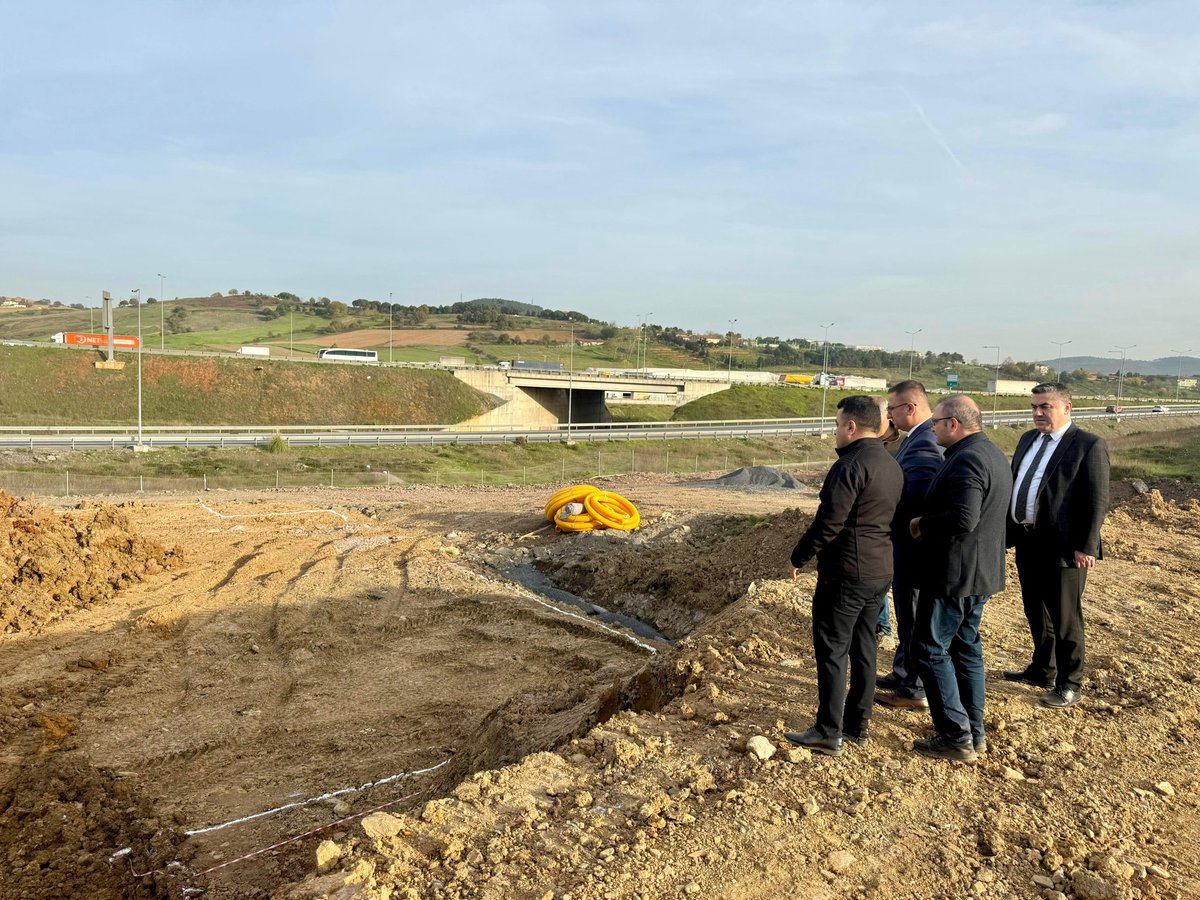 TC_sancaktepe's tweet image. 🔷️Kaymakamımız @naifyavuz, Hilal Mahallesi’nde yapımı devam eden okul inşaat alanında incelemelerde bulundu. 

📌Çalışmaları yerinde takip eden Kaymakam Naif Yavuz, alanda yapılması planlanan proje hakkında İlçe Milli Eğitim Müdürü Sadık Aslan ve ilgili yetkililerden ayrıntılı…