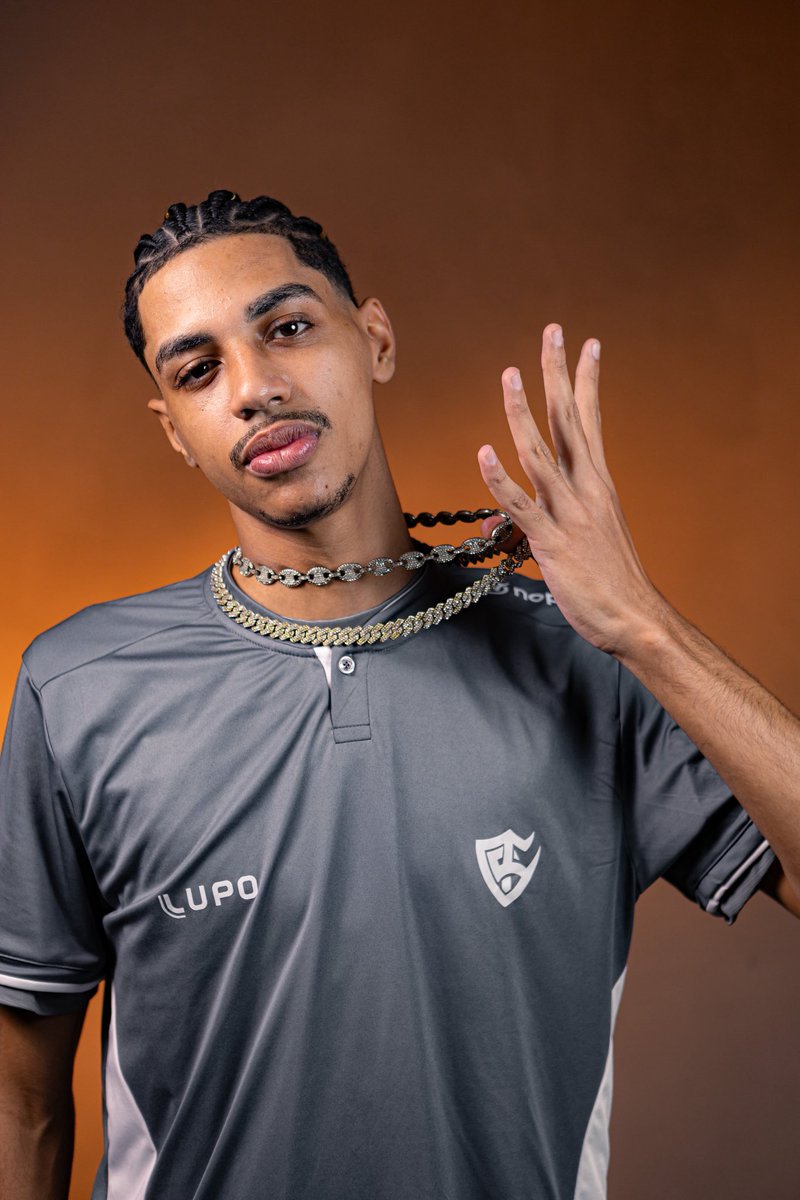 MRVNSocial's tweet image. OBRIGADO, TEAM SOLID! | (e até logo, Esports)

Venho por meio desta publicação atualizá-los sobre a minha saída da comunicação por tempo indeterminado. Em quase 6 anos na área, construi bons momentos. Porém, gerenciar uma carreira em meio à adversidades externas e internas 1/5