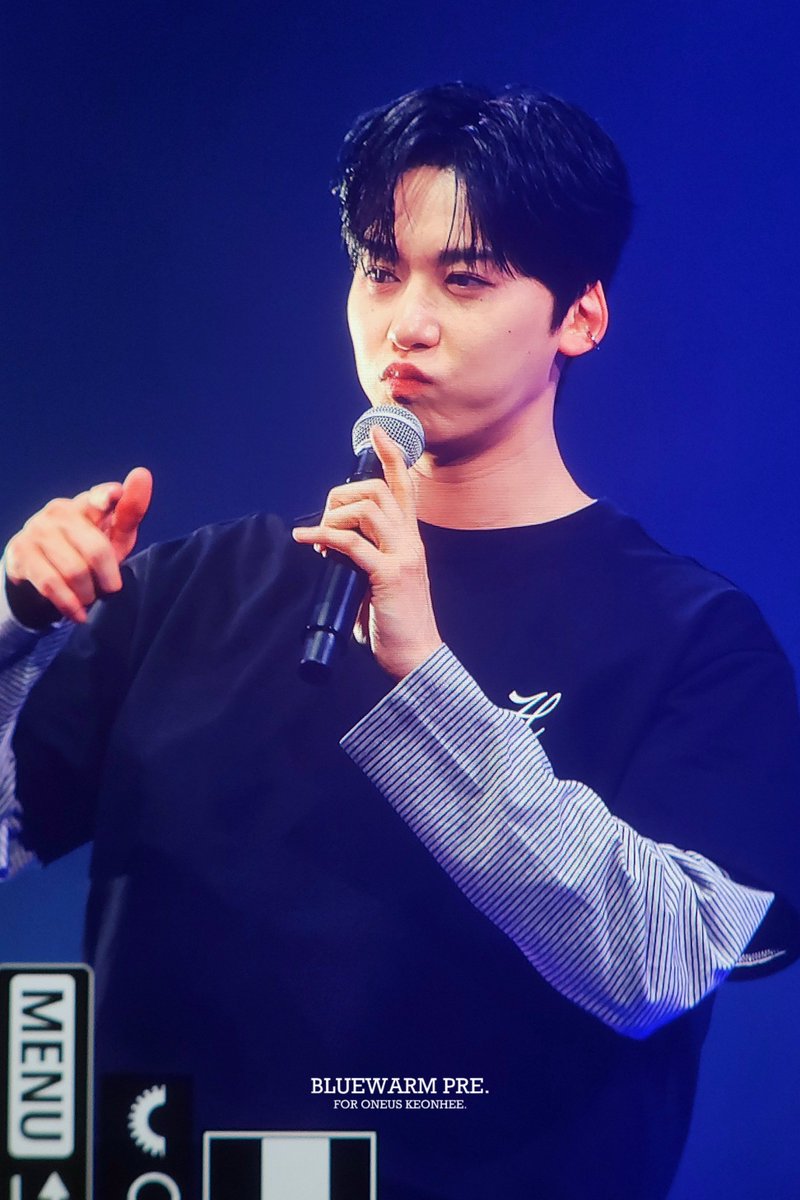 251121 [H_OUR, US] in JAPAN  
건희 프리뷰💙👉🏻👆🏻👉🏻👆🏻

#원어스 #건희 #ONEUS #KEONHEE #파란건름이