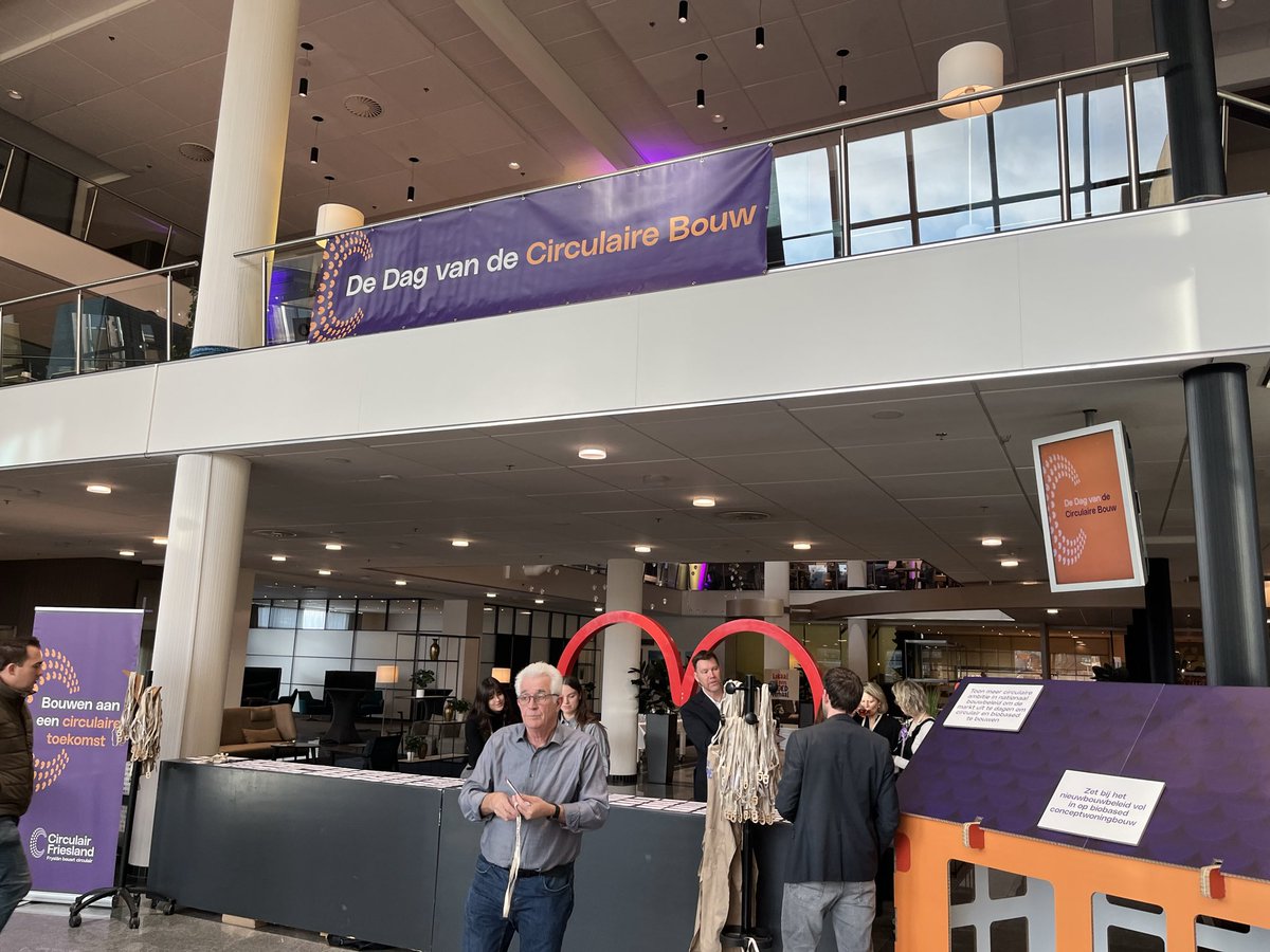 RonaldSpoelstra's tweet image. Bijeenkomst @CirculairFRL in @wtclnn mede via @freonen 
Wederom top bijeenkomst met alles wat er speelt qua #circulariteit 
Goede deelsessies 
Ook veel aandacht voor #Duurzaam isoleren met #biobased isolatiemateriaal