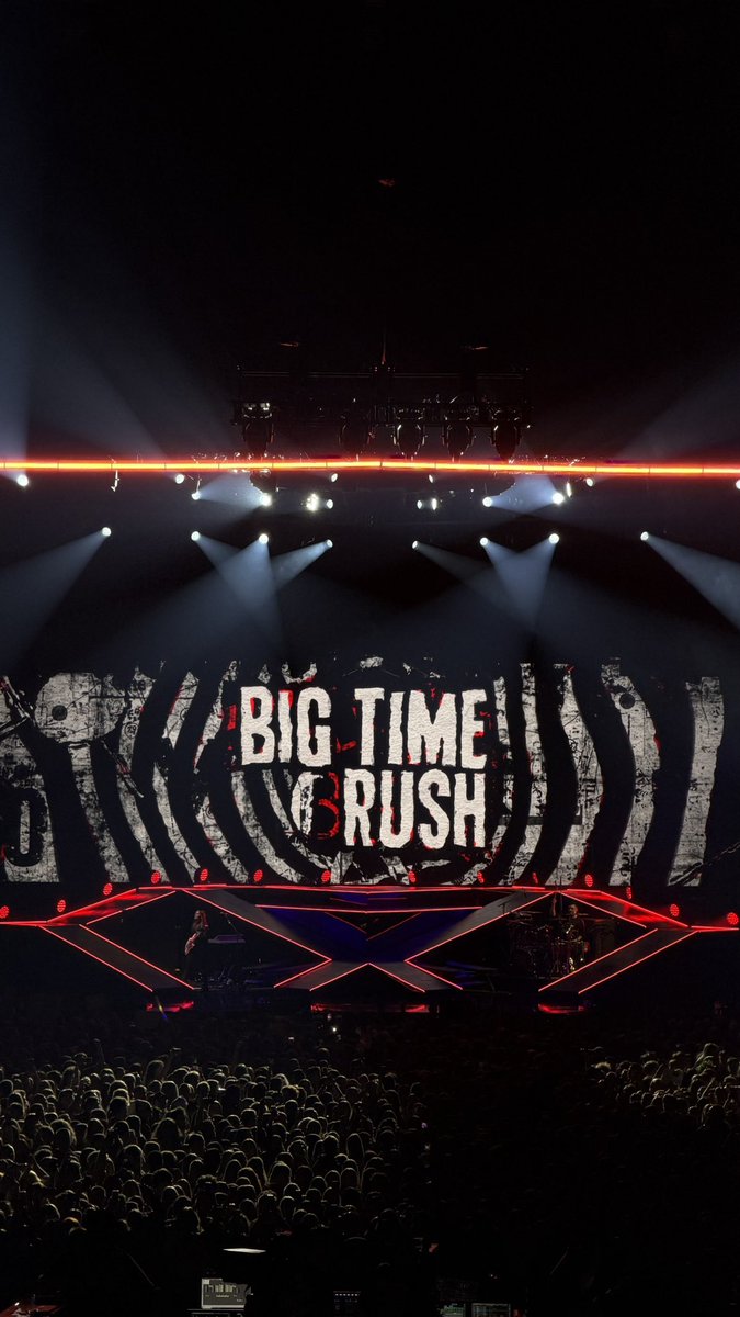 _kim_mi_yong's tweet image. Показую контент з концерту!!!!!❤️‍🔥
Чесно, я була наскільки щаслива, а 12тирічна дівчинка в мені просто ридала🥹