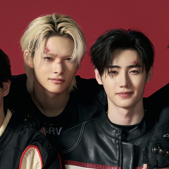 120809gallery's tweet image. our destinyz look so identical here 🥹😭❤️

#SUNGHOON #NI_KI